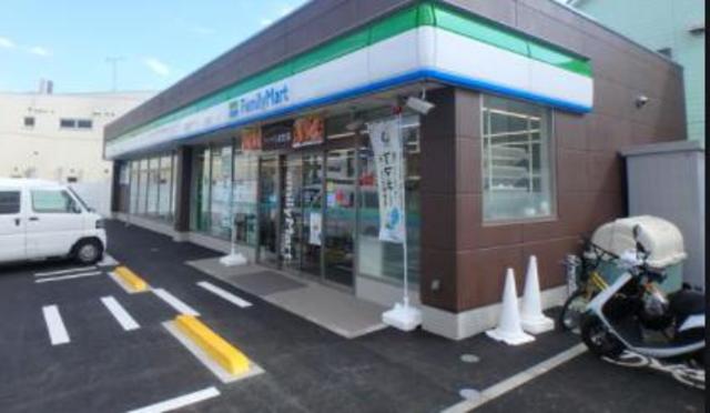 コンビニ　ファミリーマート宮前犬蔵一丁目店（コンビニ）まで638m