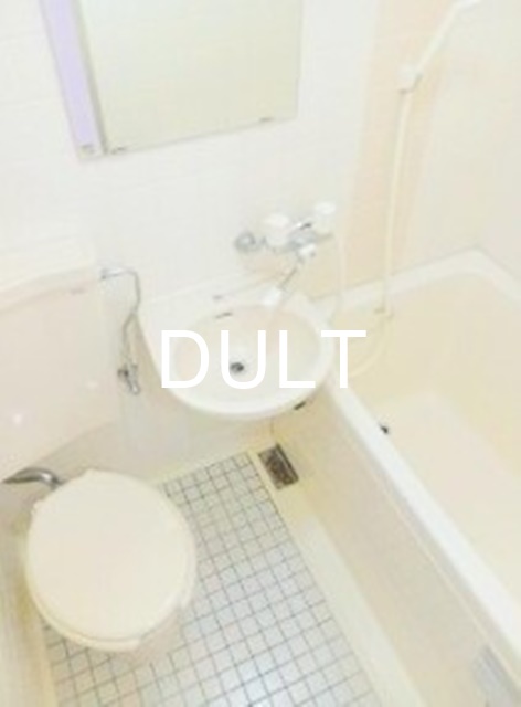 バス・シャワールーム　バスルームです。