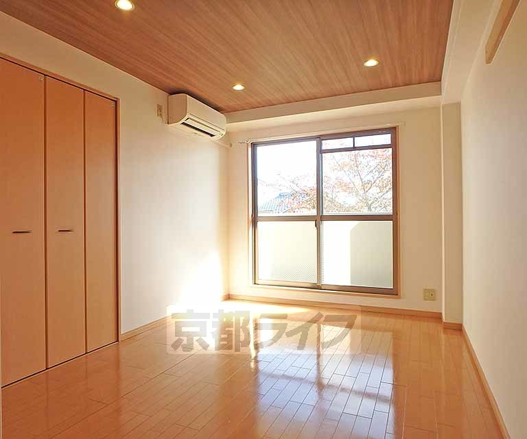 居室・リビング　日当たりの良いフローリング７．５３帖のお部屋です。