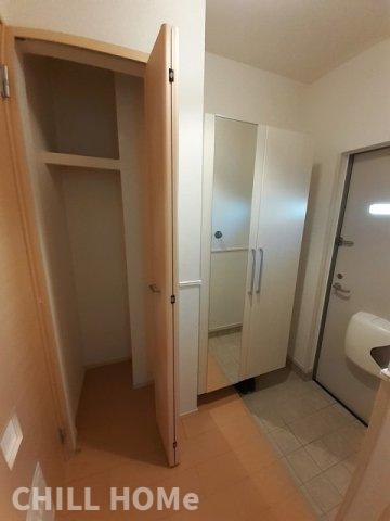 玄関　当社、チルホームのHPもご覧ください(^^)/物件情報多数♪