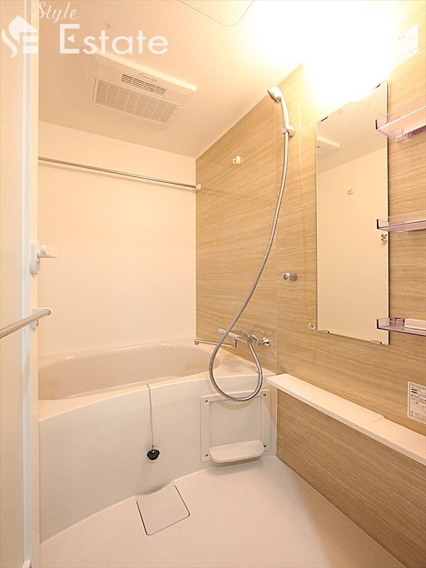 バス・シャワールーム　バスルーム