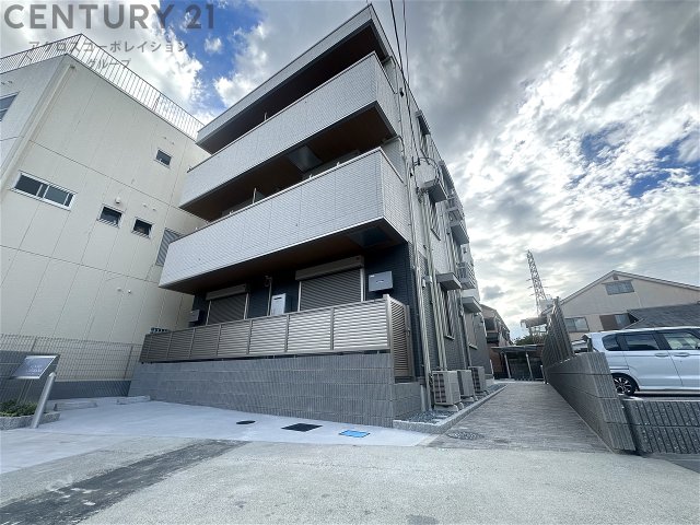 建物外観　安心のオートロック付き♪