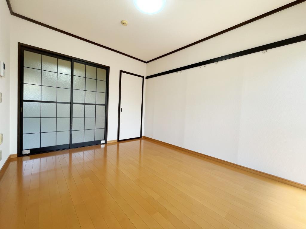 サンシャイン黒松の居間写真