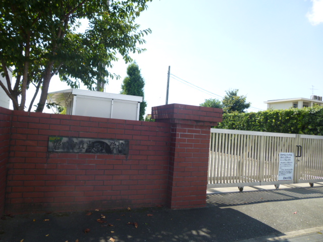 小学校　磐田市立岩田小学校（小学校）まで425m