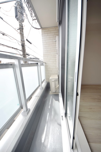 バルコニー　～今日は朝からお洗濯～