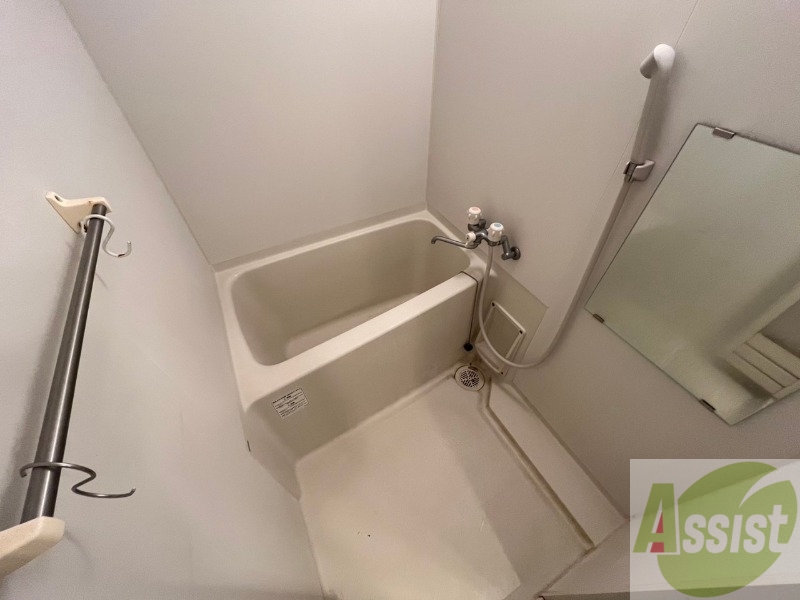 バス・シャワールーム　お風呂になります。一日の疲れを癒してくださいね。