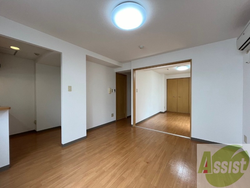 居室・リビング　広くてきれいなリビングです！快適に過ごせそうですね。