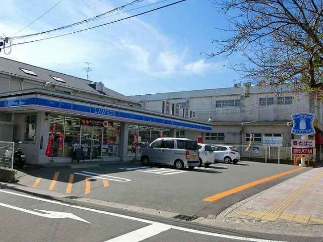 コンビニ　ローソン鹿児島紫原一本桜店（コンビニ）まで668m