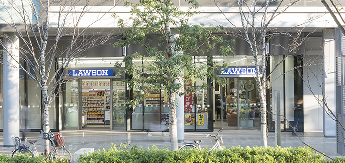 コンビニ　ローソン飯田橋サクラテラス店（コンビニ）まで450m