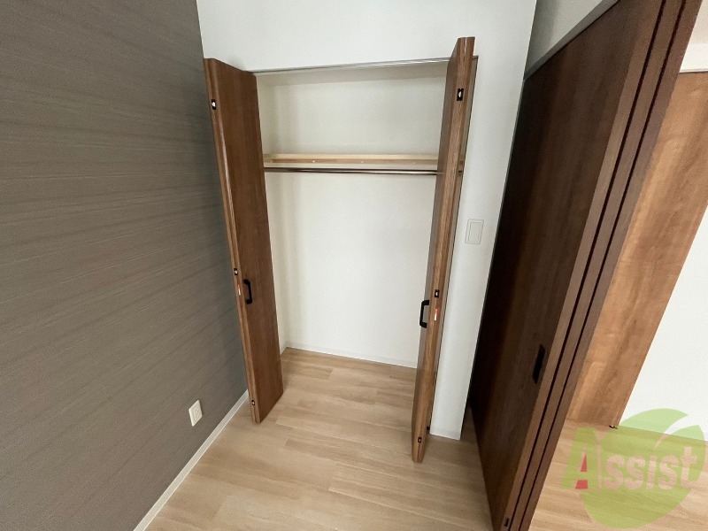 収納　寝室には収納があります。すっきり片づけましょう！