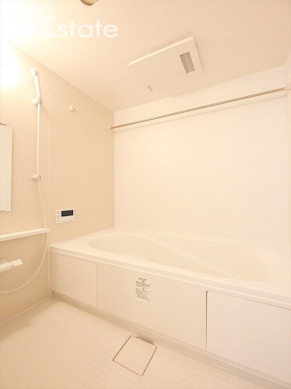 バス・シャワールーム　バスルーム