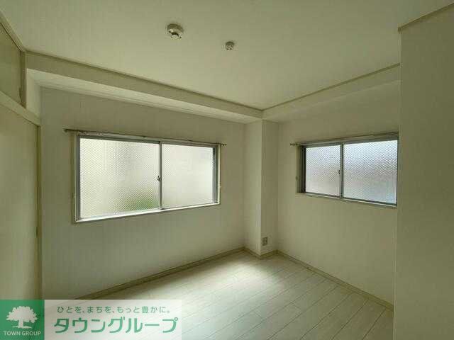 居室・リビング　※同建物別室設備施工例　現況優先