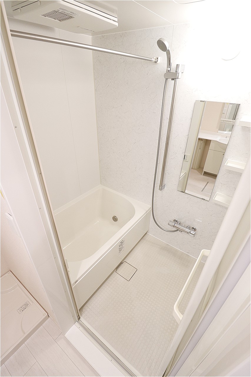バス・シャワールーム　※同物件、別部屋の写真です。