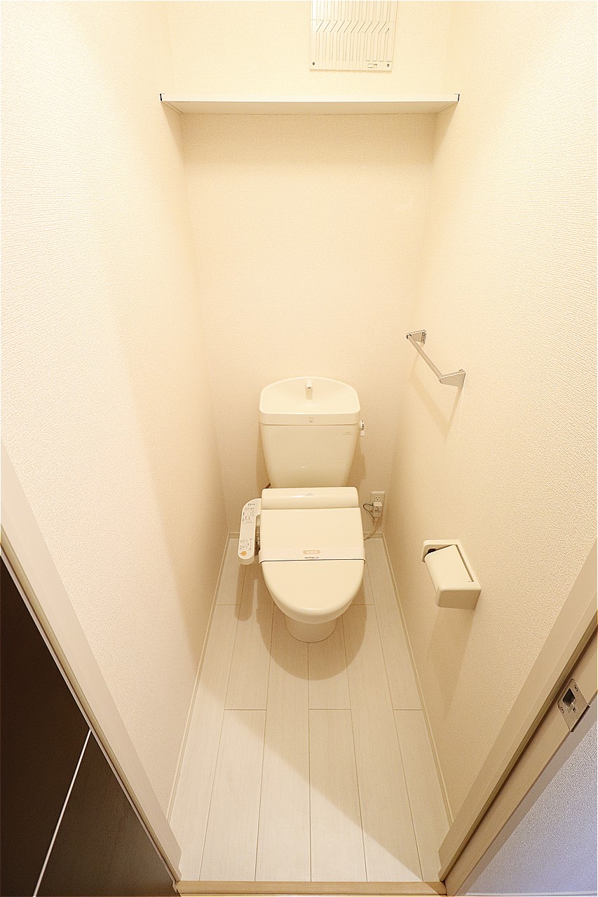 トイレ　※同物件、別部屋の写真です。