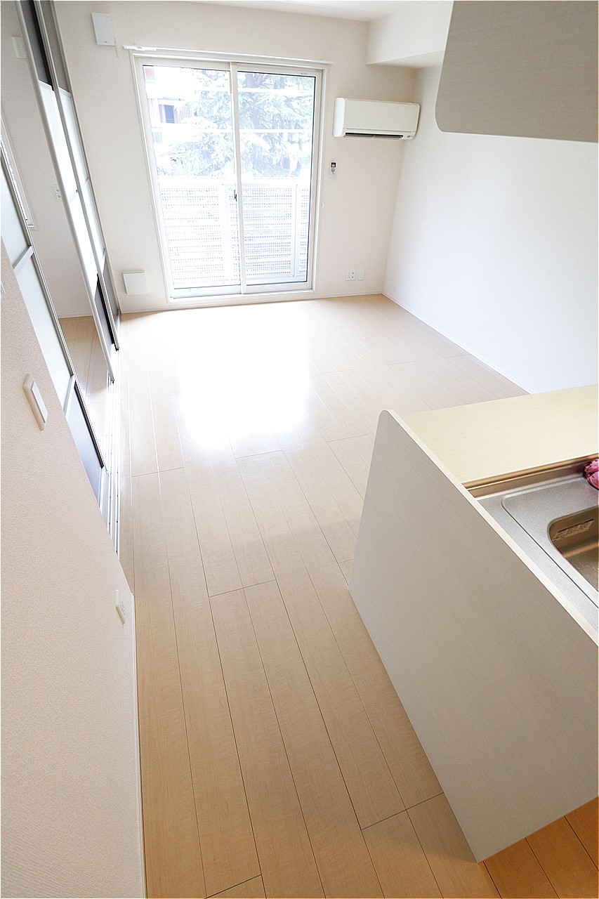 居室・リビング　※同物件、別部屋の写真です。