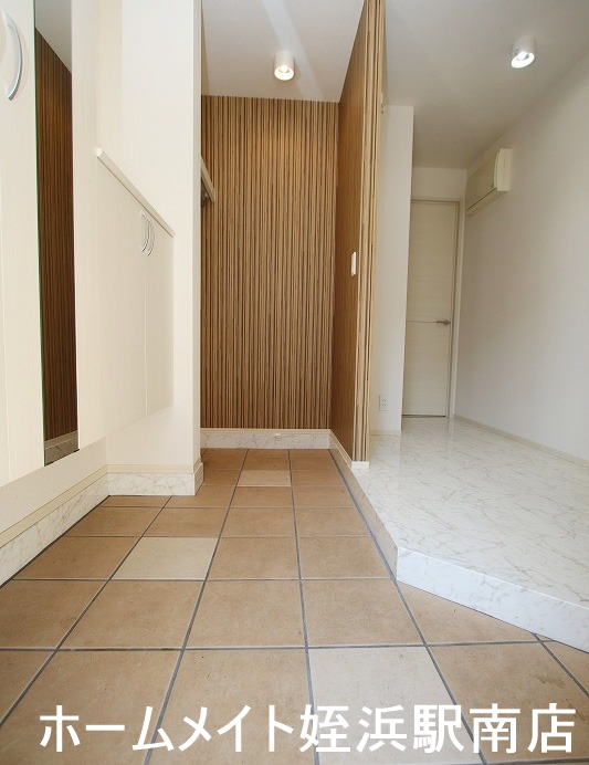 玄関　★玄関回りも広々スッキリ♪★※別部屋参考写真