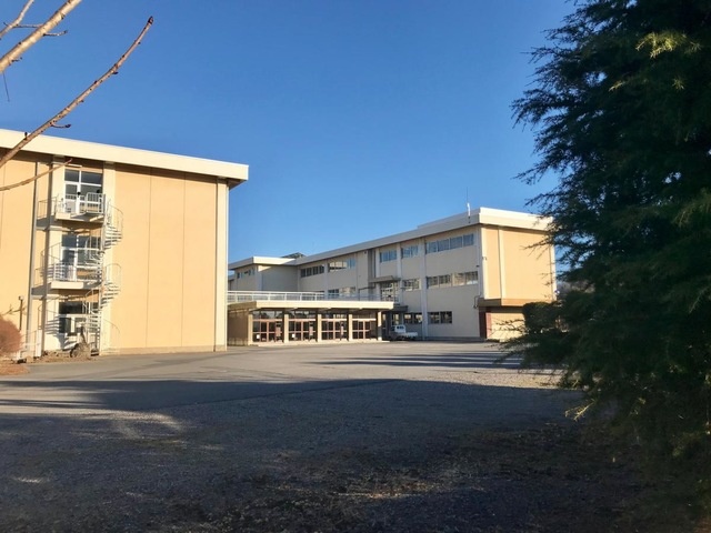 中学校　栃木市立岩舟中学校（中学校）まで1166m