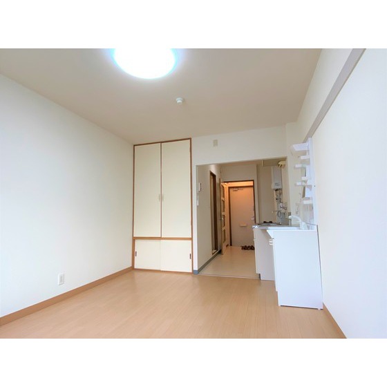 居室・リビング　※１０１号室（モデルルームの写真です）