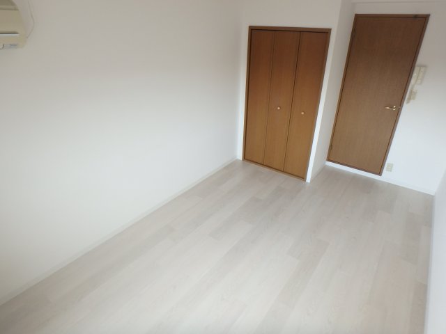 居室・リビング　こちらのリビングで趣味の時間をお楽しみください