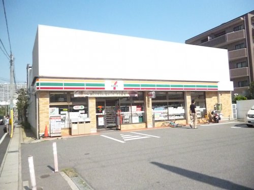 コンビニ　セブンイレブン　南昭和町店（コンビニ）まで435m