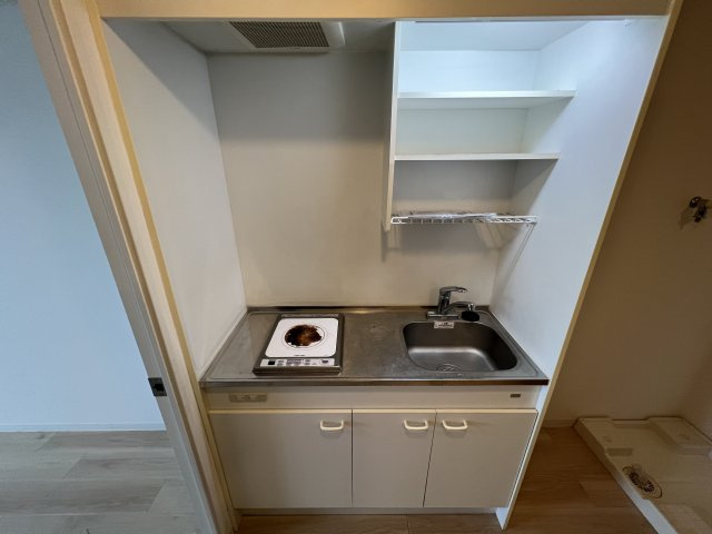 キッチン　壁付けキッチンでスペースを最大限有効活用できます！