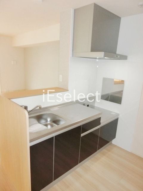 キッチン　カウンターキッチンで会話が弾みますね