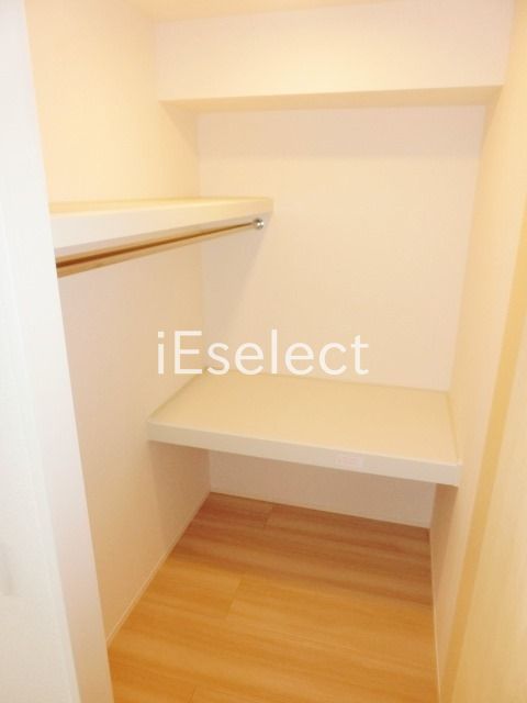 収納　ウォークインクローゼットでお荷物が多い方も安心ですね