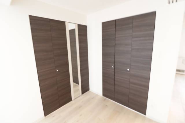 収納　全身鏡もついてます♪