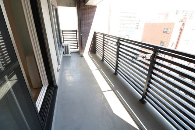 バルコニー　お洗濯はもちろん他の使い道もたくさん♪