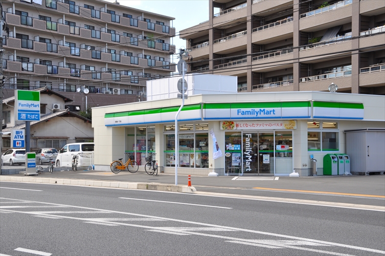 コンビニ　ファミリーマート原尾島一丁目店（コンビニ）まで670m