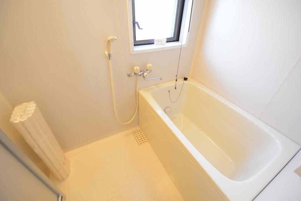 バス・シャワールーム　採光あり換気も楽にできます！