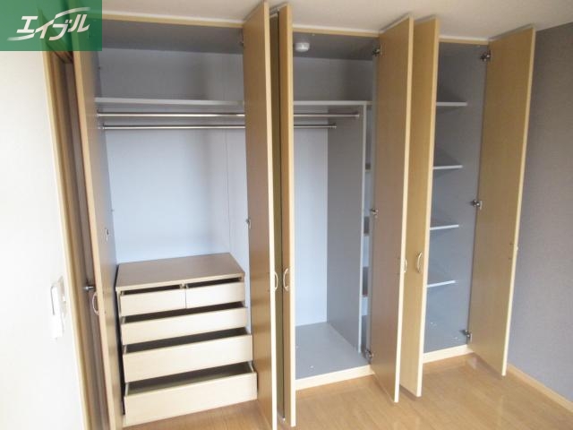 収納　南東洋室クローゼット