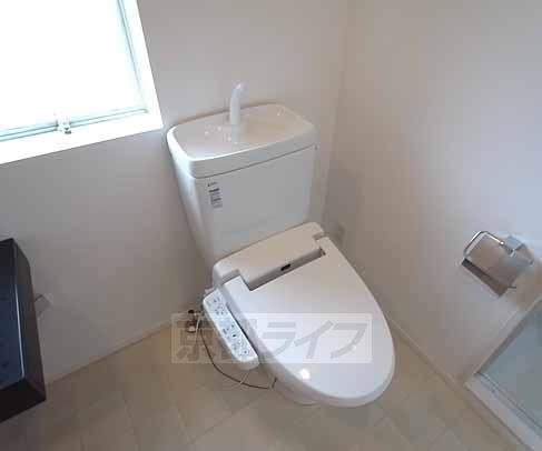 トイレ　ウォシュレット付きトイレです