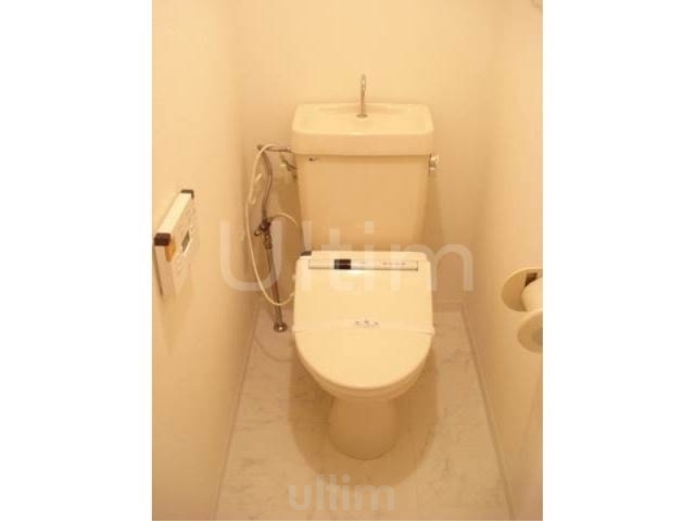 トイレ　※別のお部屋のお写真です。御参考までに。