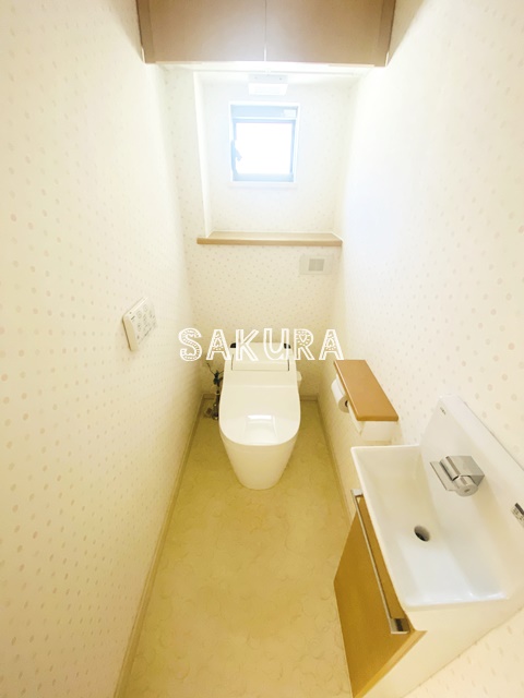 トイレ　嬉しい温水洗浄便座♪