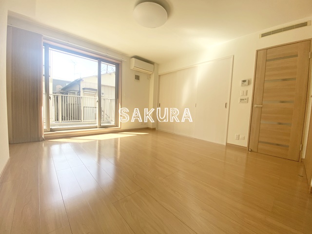 居室・リビング　開放感のあるゆったりとしたお部屋です♪