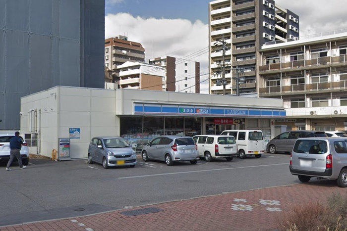 コンビニ　ローソン東区泉3丁目店（コンビニ）まで230m