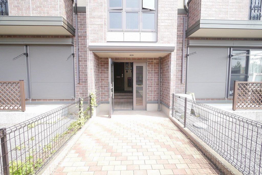 エントランス　庭