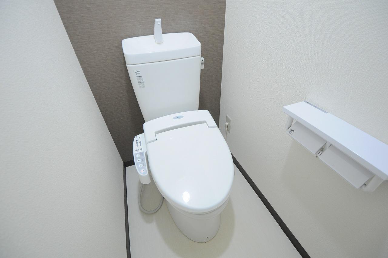 トイレ　温水洗浄便座付