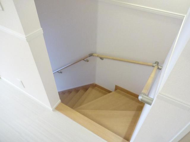 玄関　階段（イメージ）