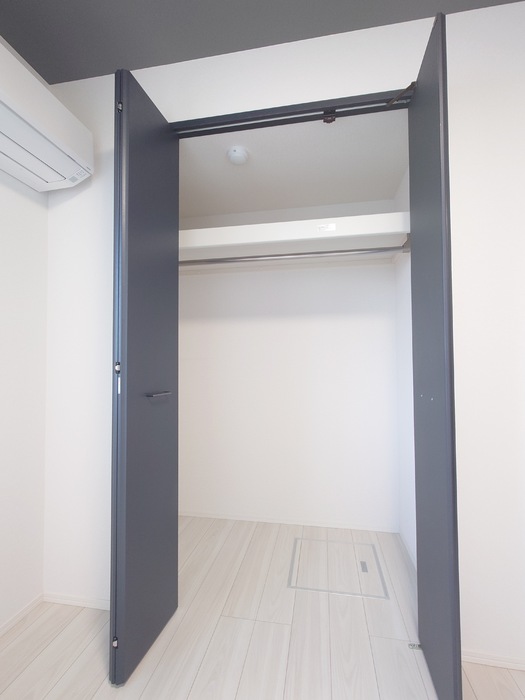 収納　クローゼット（北東側洋室）