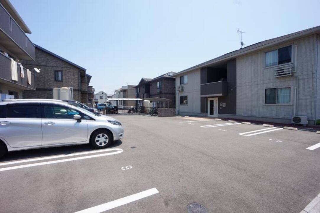 駐車場　駐車場