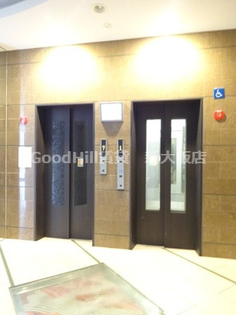 エントランス　SERENiTE新大阪弐番館