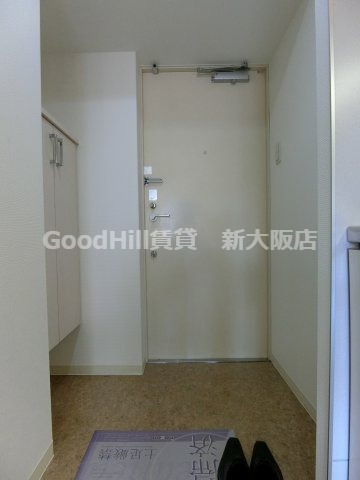 玄関　SERENiTE新大阪弐番館