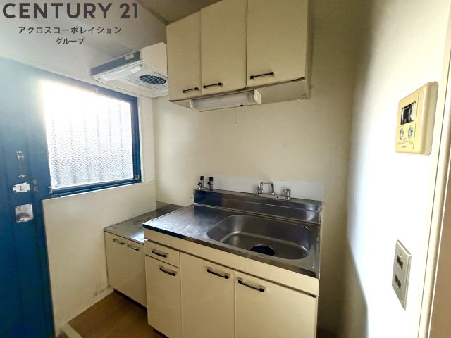 キッチン　収納棚の多いキッチンです！