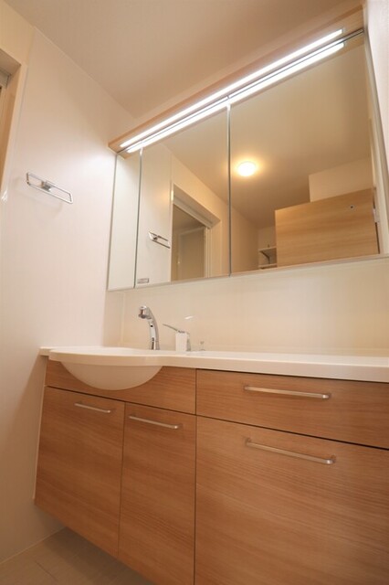 洗面設備　洗髪洗面化粧台