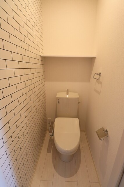 トイレ　２０２　温水洗浄便座付きトイレ