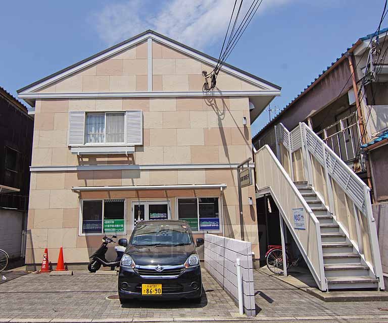 その他共有部分　１階には介護系のテナントが入っています。