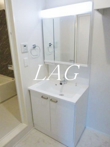 洗面設備　独立洗面台です。