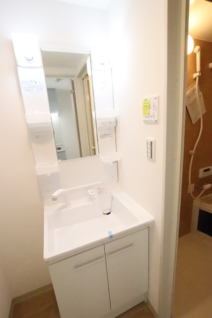 洗面設備　※別室参考写真。